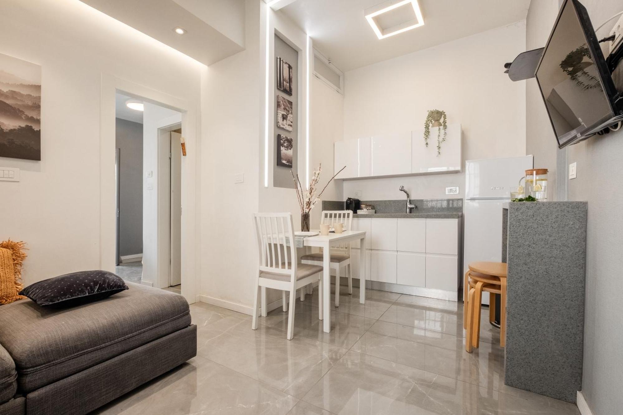 Dinning Room, Bedroom And Balcony Jerusalem Eksteriør bilde