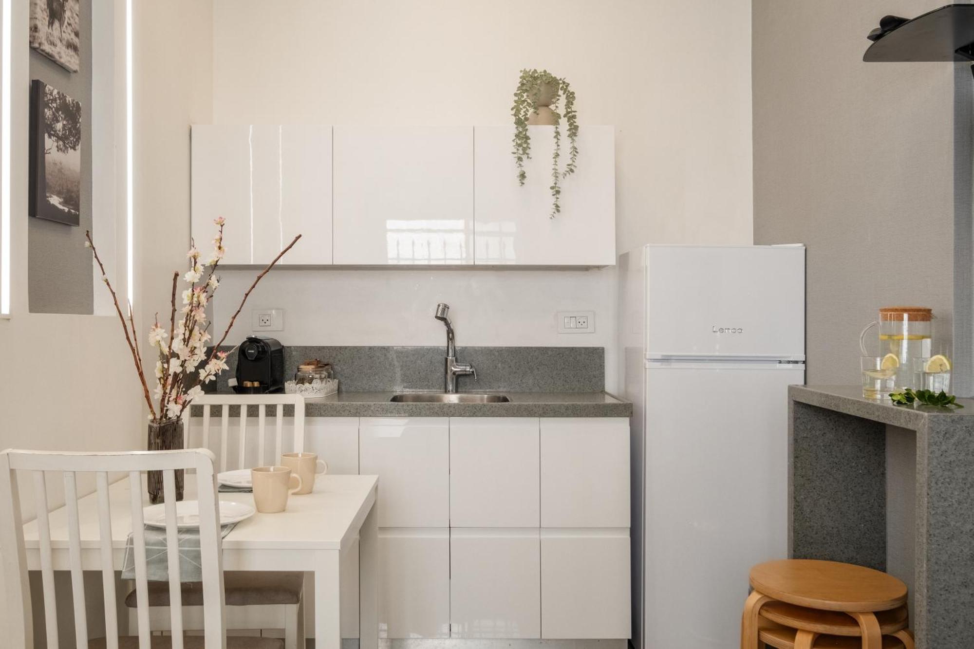 Dinning Room, Bedroom And Balcony Jerusalem Eksteriør bilde